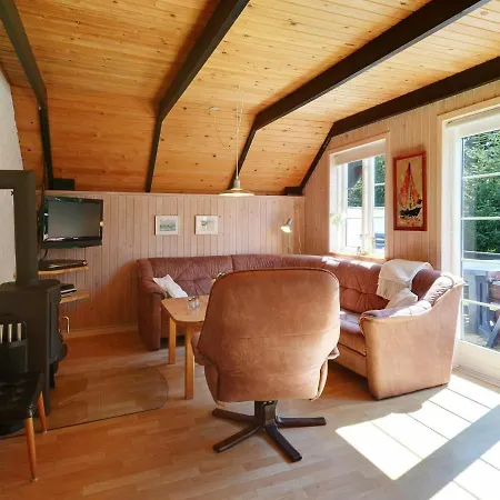 Two-bedroom Holiday In 21 בית נופש *