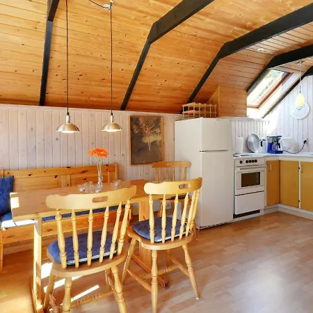 Two-bedroom Holiday In 21 בית נופש