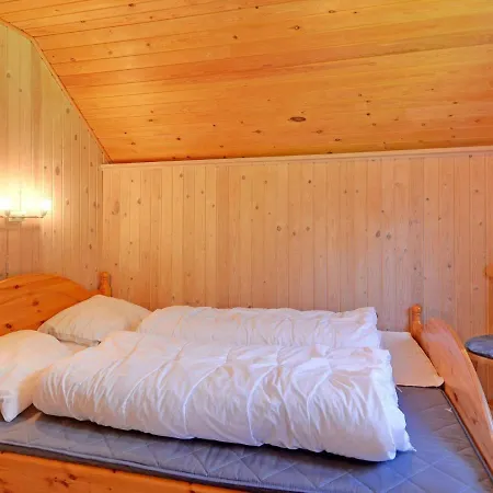 Two-bedroom Holiday In 21 * בלבאנד